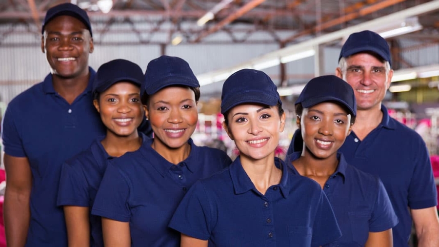 How To Choose the Right Uniform Manufacturer for Your Company