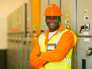 What Are the Benefits of Industrial Coveralls For Your Workers?